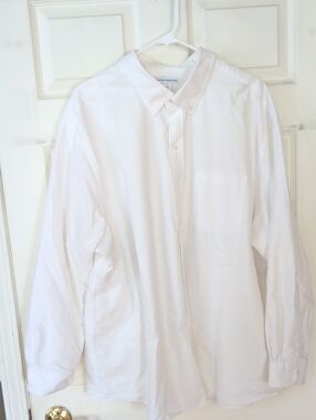 Amazon Essentials Men's White Button-Down Dress Shirt